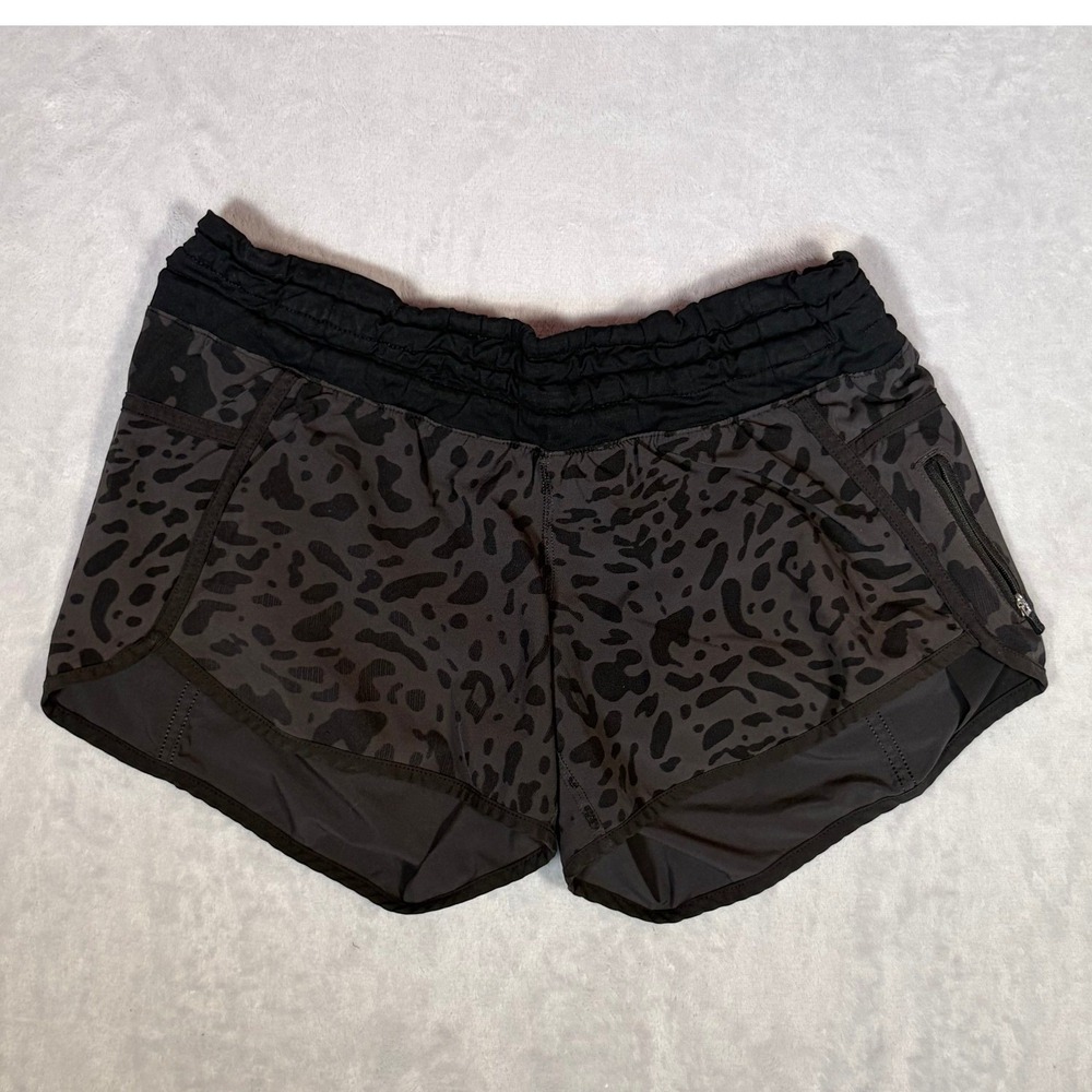 Lululemon Tracker Short ll Size 4 Animal Swirl Deep Coal Black Running Shorts